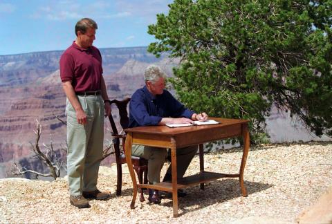 President Clinton signs Proclamation 6920 at Grand Canyon National Park 