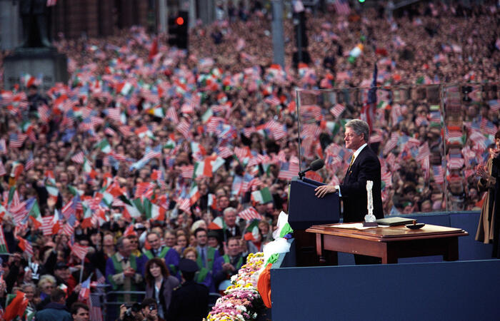 President Clinton addresses the people of Dublin outside the Bank of Ireland at College Green