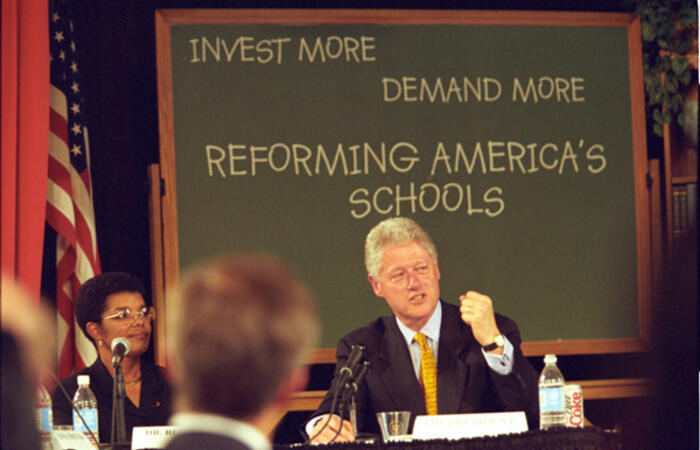 President Clinton participates in a roundatable discussion at Eastgate Elementary school on reforming America's schools
